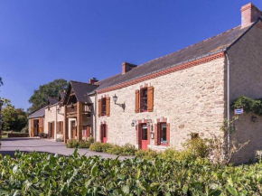 Chambre rustique avec lit king-size, cheminée, petit-déjeuner et équipements pour enfants à Bouvron - FR-1-306-1249